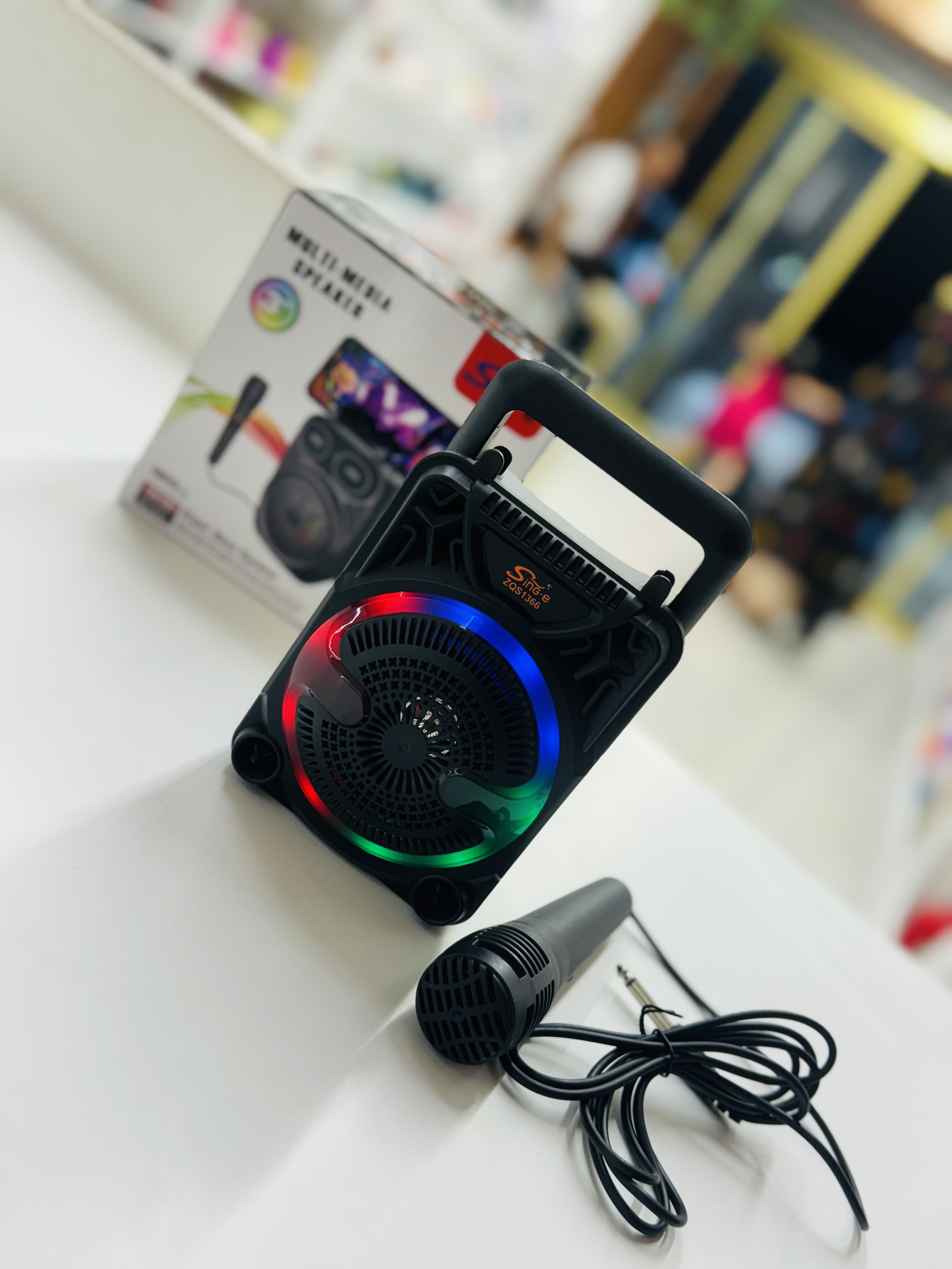 اسپیکر میکروفن دار