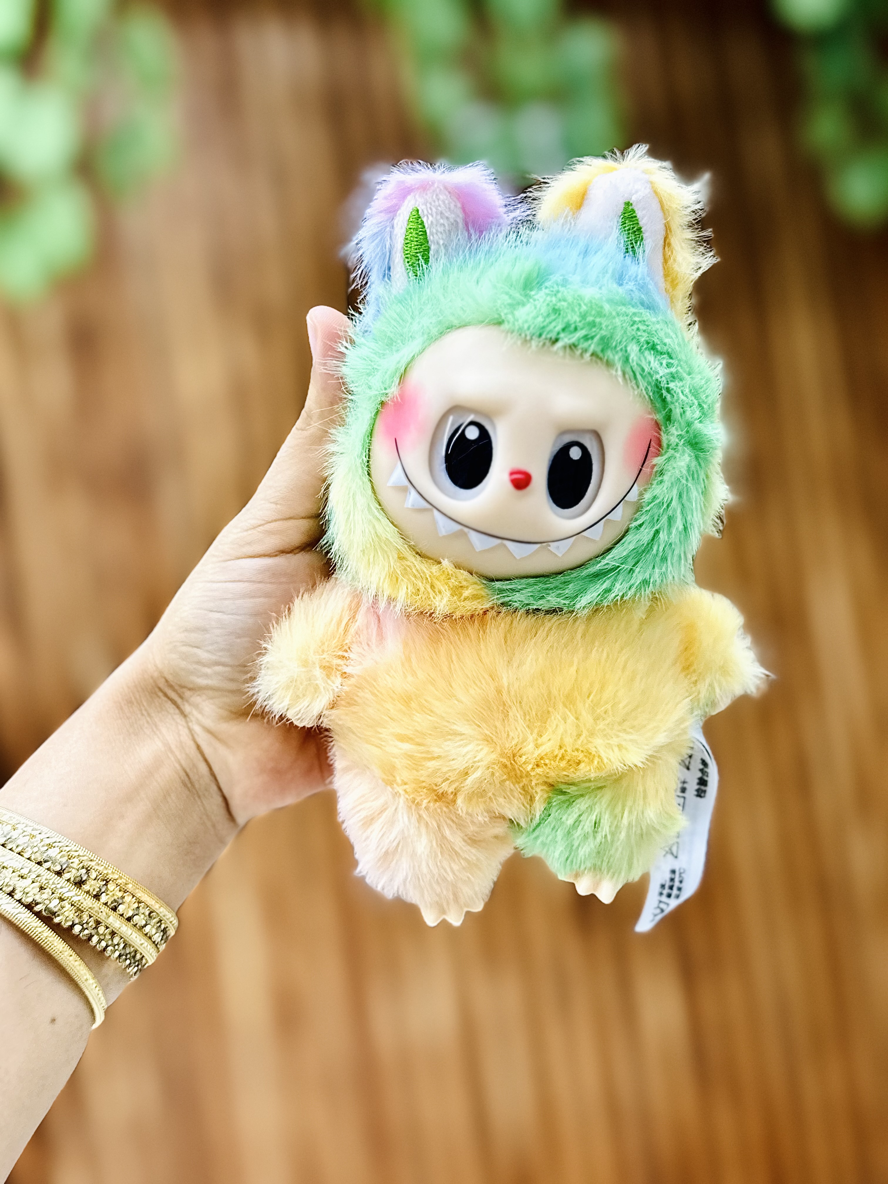 لبوبو رنگین کمانی